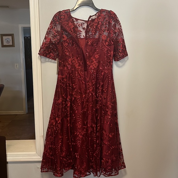 ELIZA J
Women's Embroidered Elbow-Sleeve Dress - Picture 6 of 10